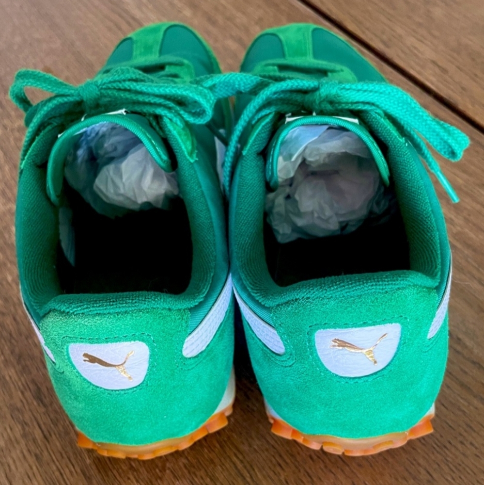 Green Suede Puma Sneakers - Picture 3 of 7